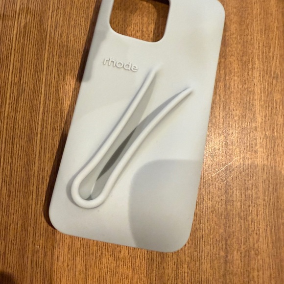 Rhode 16 Pro Max Lip Case - Picture 4 of 4